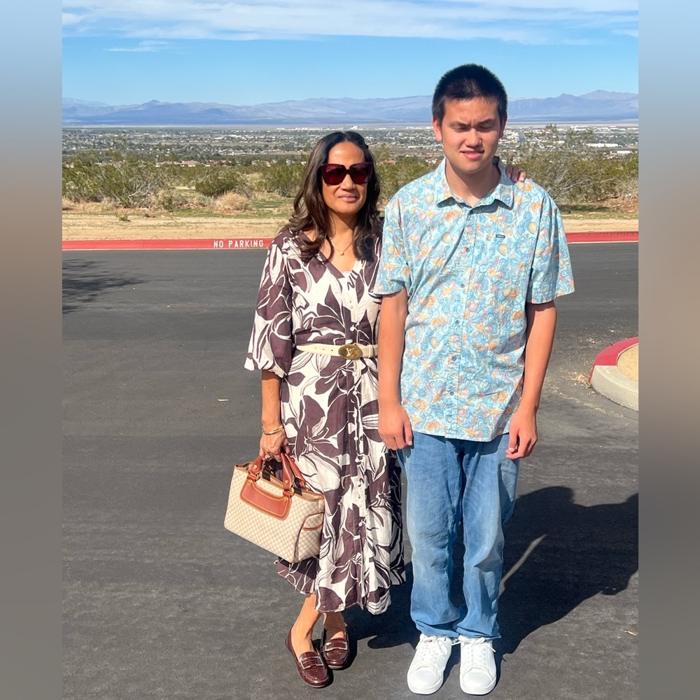 Luxury items flyer when I go live !!